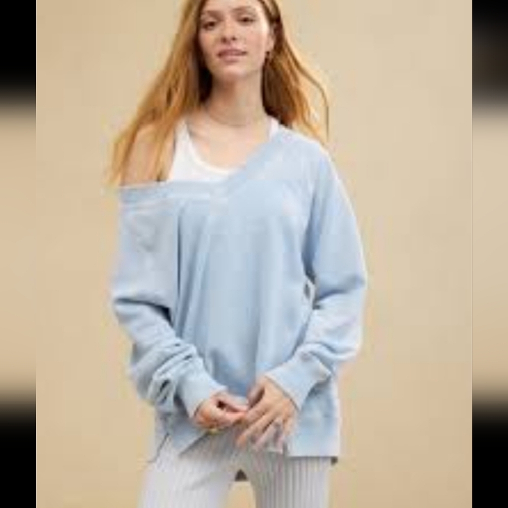 Aerie Downtime V neck Sweatshirt, Light Blue, Size XL